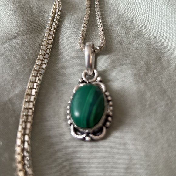 Jewelry - Lovely Silver Plated Malachite Gemstone plus 925 Silver Chain
